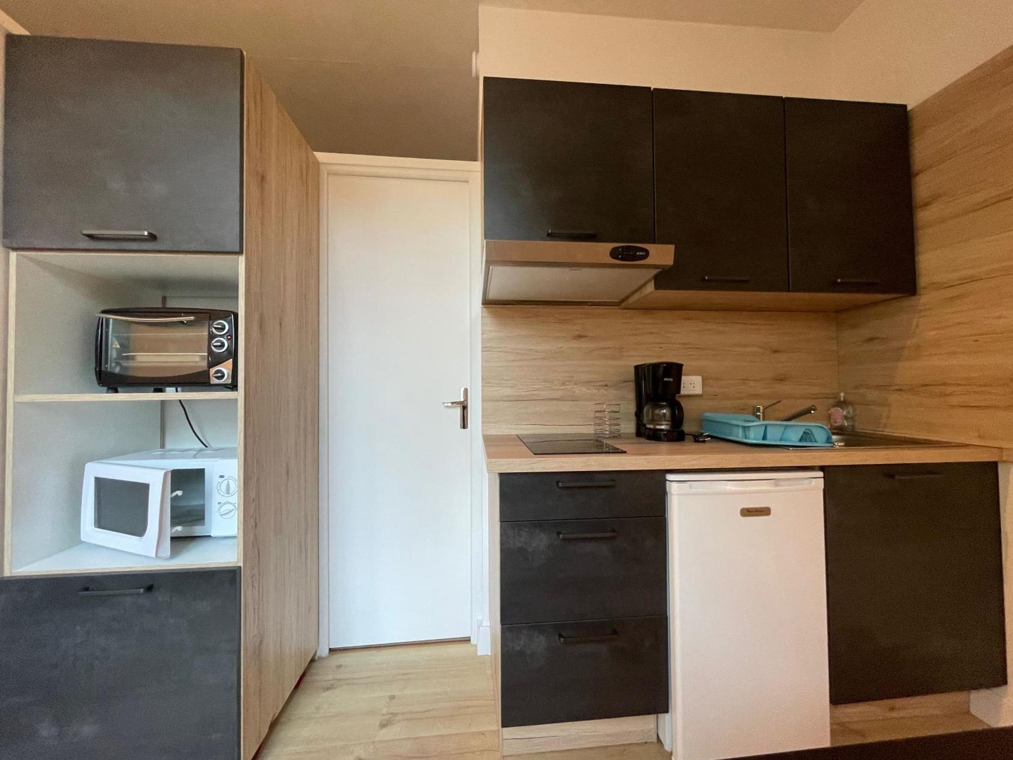 Meuble De Tourisme Dans Parc Arbore 1000M2 - Sejour-La-Roche Eperon La Roche-Posay Kamer foto